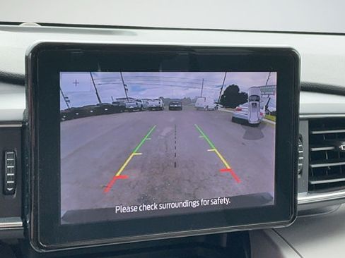 Used 2023 Ford Explorer XLT w/ Equipment Group 202A RWD image 14