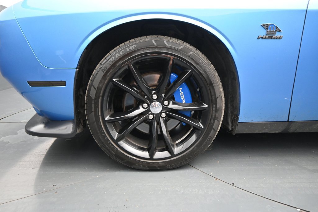 Used 2018 Dodge Challenger R/T w/ Blacktop Package RWD image 25