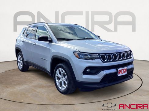Used 2024 Jeep Compass Latitude image 1