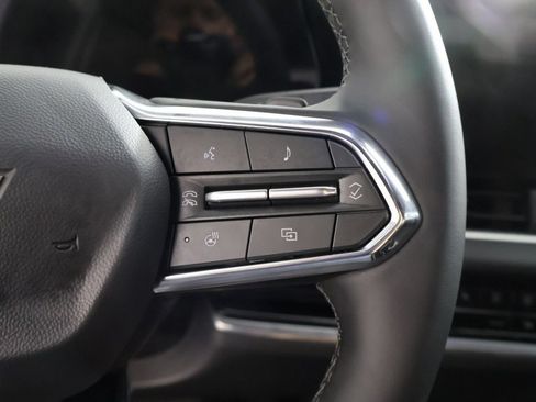 Used 2025 Chevrolet Equinox LT AWD/4WD image 44