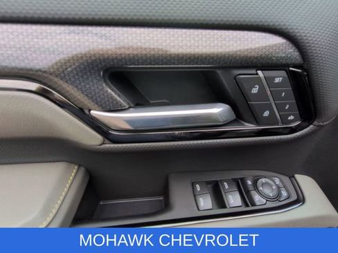 Used 2025 Chevrolet Silverado 1500 ZR2 w/ Technology Package image 25