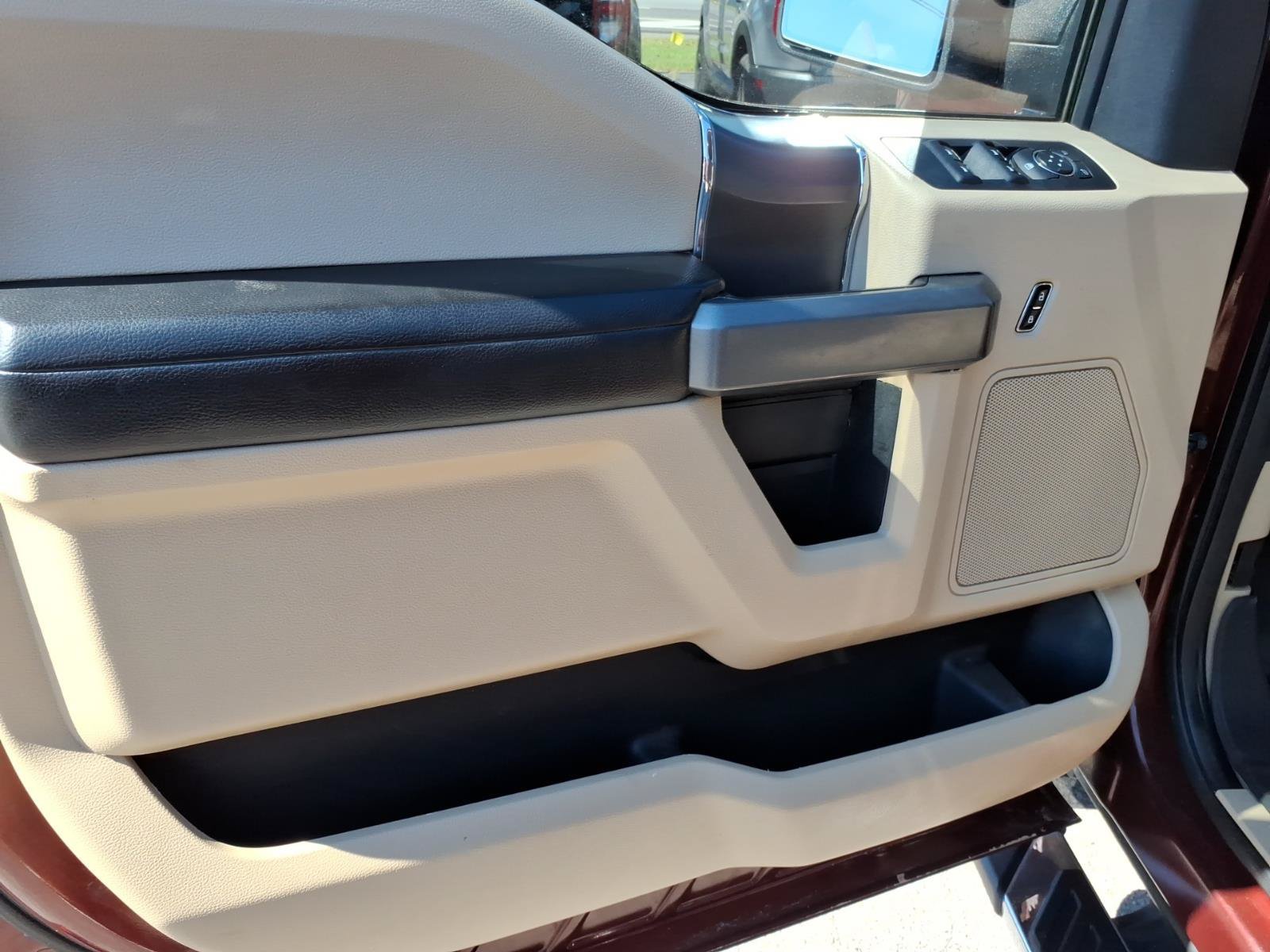 Used 2016 Ford F150 XLT w/ Equipment Group 302A Luxury AWD/4WD image 12