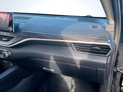 Used 2024 Nissan Altima 2.5 SV image 26