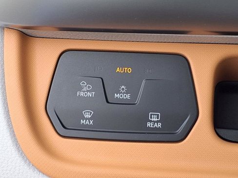 New 2025 Volkswagen ID. Buzz 1st Edition image 17