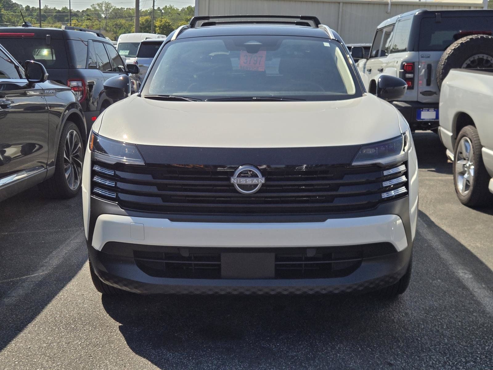 Used 2026 Nissan Kicks SV w/ Cold Weather Package FWD image 2