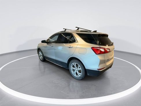 Used 2018 Chevrolet Equinox LT w/ LPO, Hit The Road Package AWD/4WD image 5