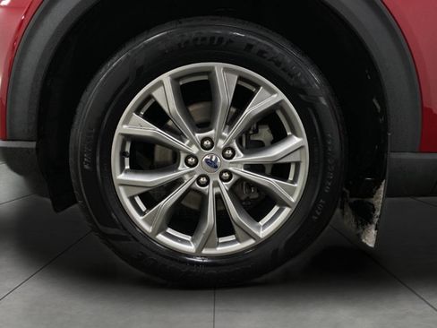 Used 2020 Ford Explorer XLT w/ Equipment Group 202A image 14