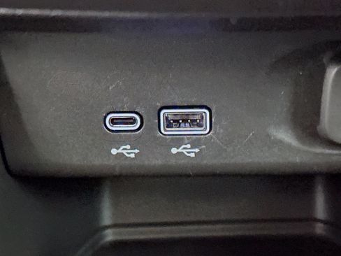 Used 2025 Buick Envista Preferred image 25