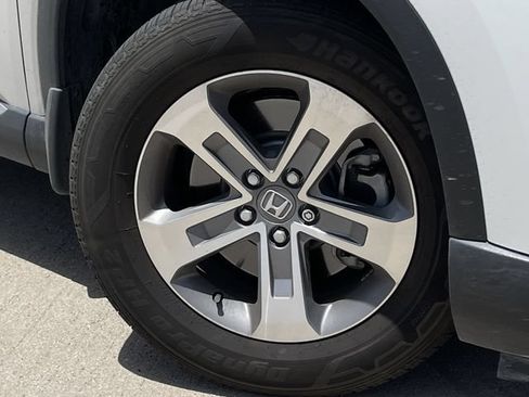 Used 2025 Honda Pilot EX-L image 8
