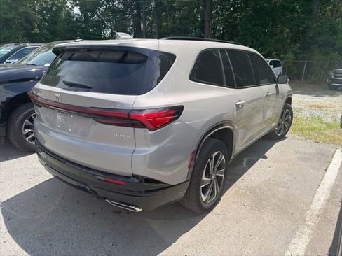 Used 2026 Buick Enclave Sport Touring w/ Super Cruise Package FWD image 9