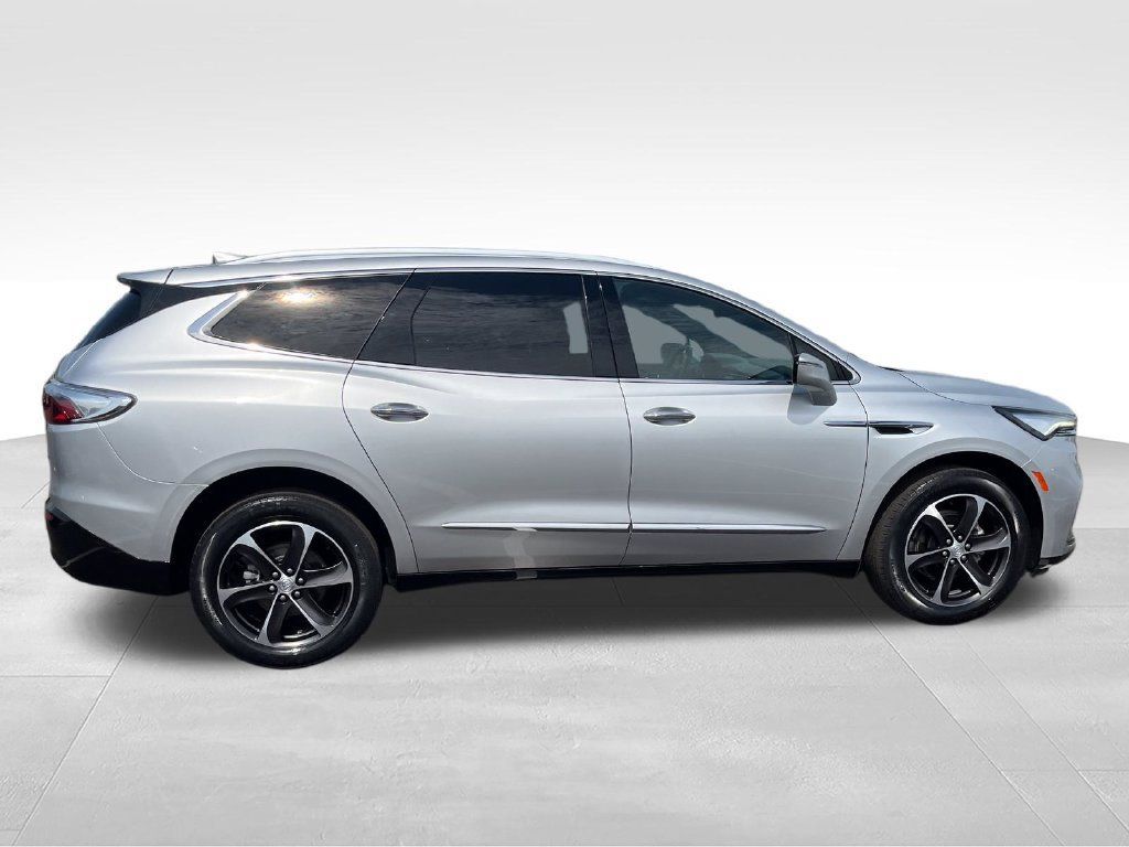 Used 2022 Buick Enclave Essence w/ Sport Touring Edition FWD image 6