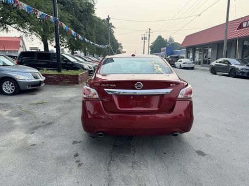 Used 2015 Nissan Altima 2.5 SV w/ Convenience Package FWD image 5