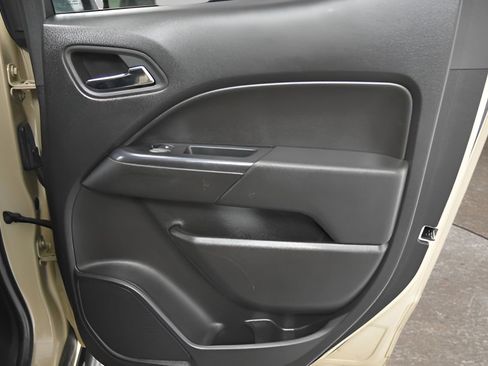 Used 2021 Chevrolet Colorado ZR2 w/ ZR2 Dusk Special Edition image 35