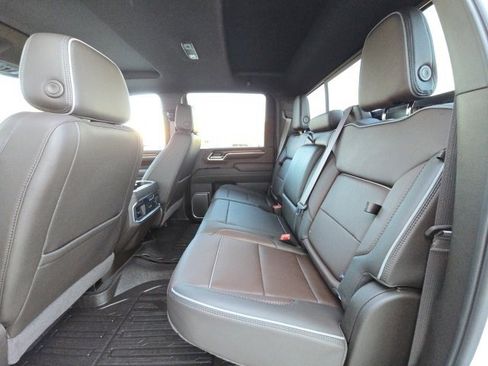 Used 2024 GMC Sierra 2500 Denali w/ Denali Reserve Package image 15