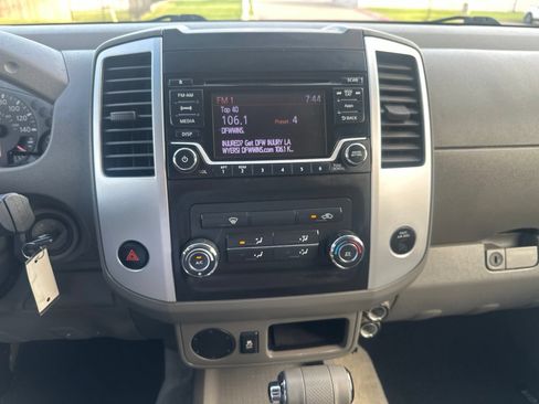 Used 2015 Nissan Frontier SV RWD image 11