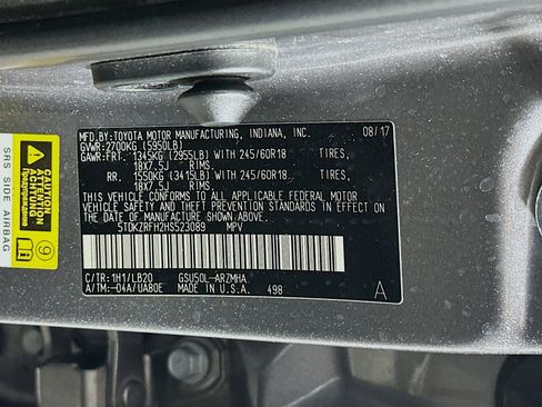 Used 2017 Toyota Highlander XLE image 12