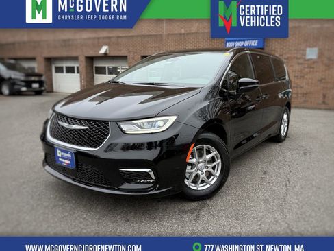 New 2026 Chrysler Pacifica Select image 1