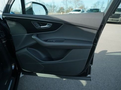 Used 2023 Audi Q7 2.0T Premium w/ Convenience Package image 21