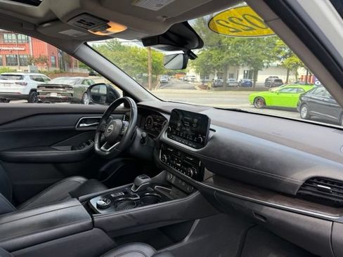 Used 2022 Nissan Rogue Platinum w/ Head-Up Display Package AWD/4WD image 27