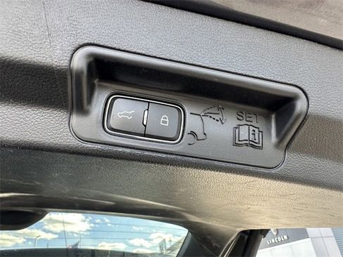 Certified 2022 Ford Explorer XLT image 45