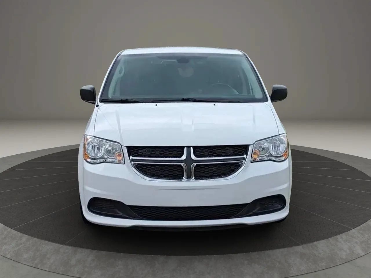 Used 2020 Dodge Grand Caravan SE w/ UConnect Hands-Free Group FWD image 2