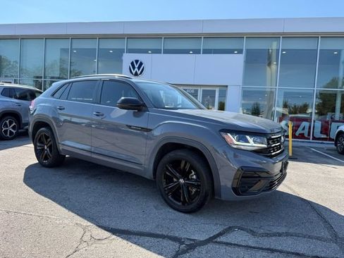 Used 2023 Volkswagen Atlas Cross Sport SEL R-Line AWD/4WD image 1