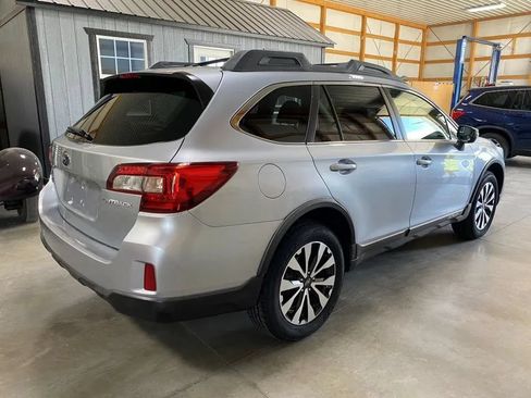Used 2015 Subaru Outback 2.5i Limited AWD/4WD image 5