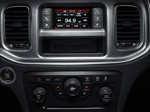 Used 2013 Dodge Charger SE image 7