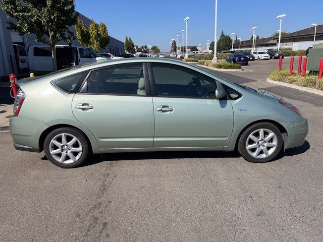 Used 2008 Toyota Prius Touring FWD image 2