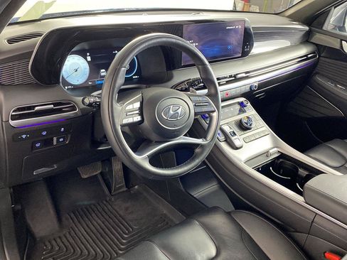 Used 2023 Hyundai Palisade Calligraphy AWD/4WD image 2