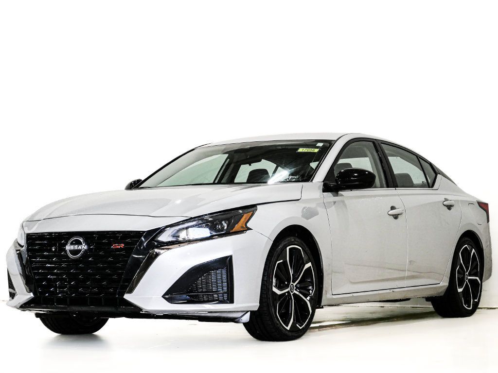 Used 2024 Nissan Altima 2.5 SR FWD image 3