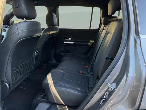 Used 2021 Mercedes-Benz GLB 250 w/ Premium Package image 16