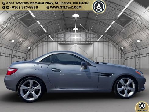 Used 2012 Mercedes-Benz SLK 350 image 2
