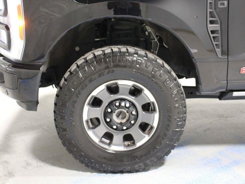 Used 2023 Ford F250 Lariat w/ Lariat Ultimate Package AWD/4WD image 33