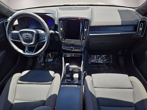 Certified 2023 Volvo C40 Recharge Core AWD/4WD image 17