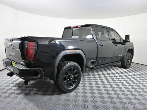 Used 2024 GMC Sierra 2500 AT4 w/ AT4 Premium Plus Package AWD/4WD image 7