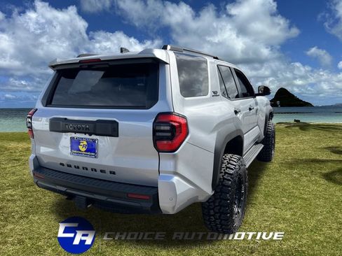 Used 2025 Toyota 4Runner TRD Off-Road image 8