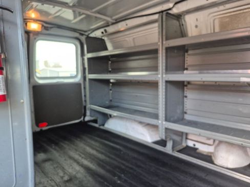 Used 2014 Ford E-250 and Econoline 250 Econoline w/ Power Group image 19
