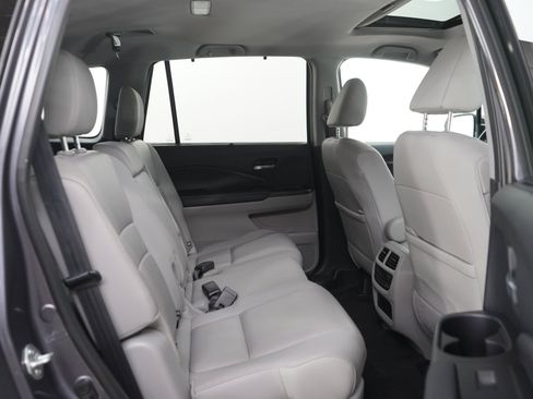 Used 2021 Honda Pilot Black Edition image 12