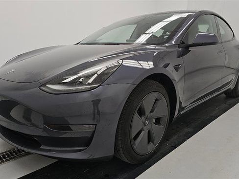 Used 2023 Tesla Model 3 Standard Range RWD image 3
