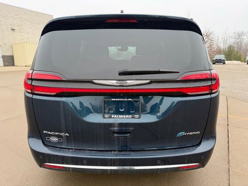 Used 2023 Chrysler Pacifica Limited image 4