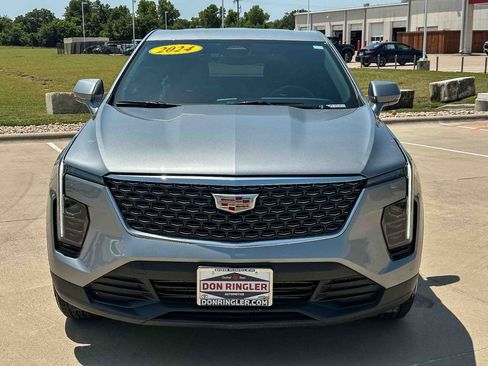 Used 2024 Cadillac XT4 Luxury w/ Cold Weather Package FWD image 8
