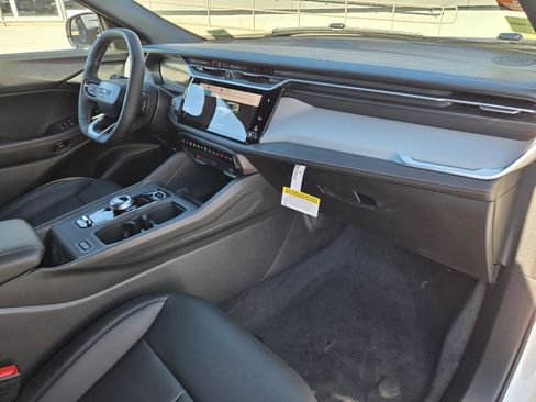 New 2026 Jeep Cherokee Limited image 32