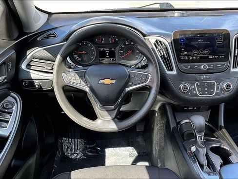 Used 2023 Chevrolet Malibu LT FWD image 5