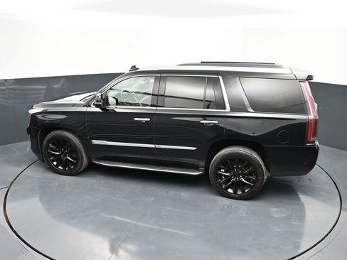 Used 2020 Cadillac Escalade Luxury image 41