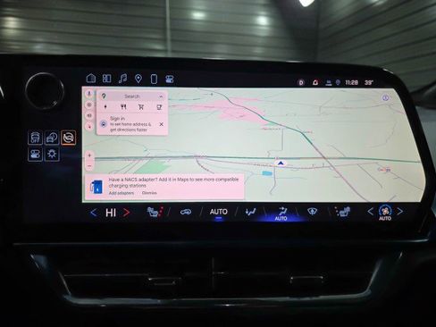 Used 2024 Chevrolet Equinox EV LT image 23