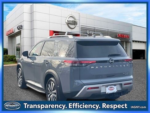 Certified 2022 Nissan Pathfinder Platinum w/ Cargo Package image 8