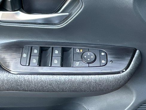 New 2026 Nissan Kicks SV w/ Cold Weather Package AWD/4WD image 21