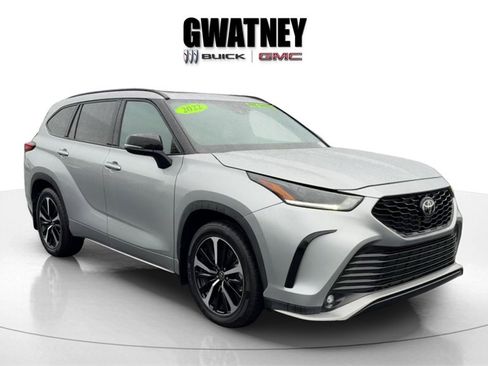 Used 2022 Toyota Highlander XSE image 1