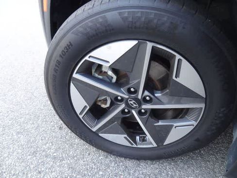 Used 2025 Hyundai Tucson SEL FWD image 34